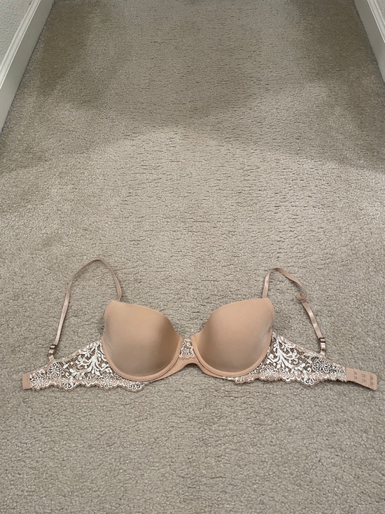 Natori Other - Pre owned Natori Beige Lace Underwire Bra 32D